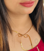 Bow necklace
