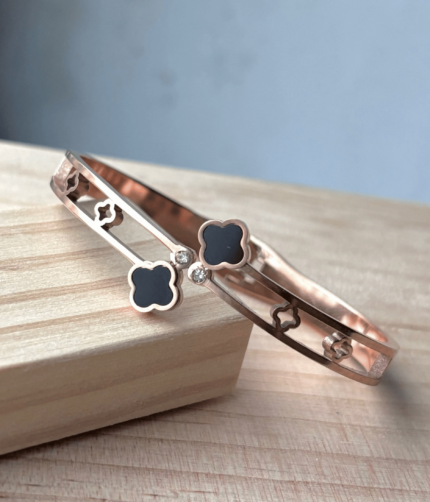 Zz Clover bangle