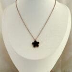 Zz Black Flower Necklace