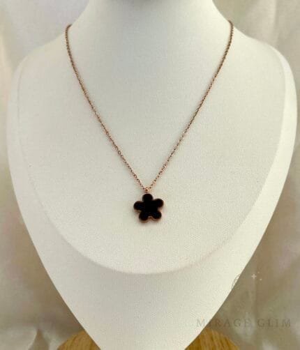 Zz Black Flower Necklace