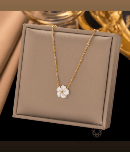 Zz Flower necklace