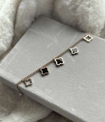Clover bracelet
