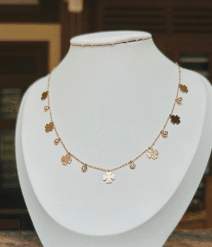 Charm clover necklace