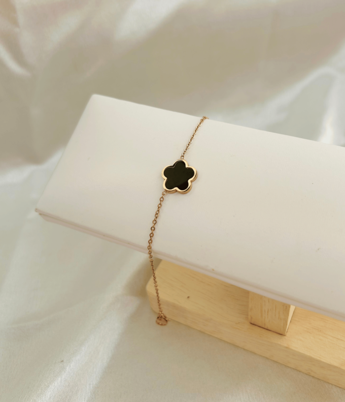 untitled-design-zip-10-6 Zz Flower bracelet - Image 1