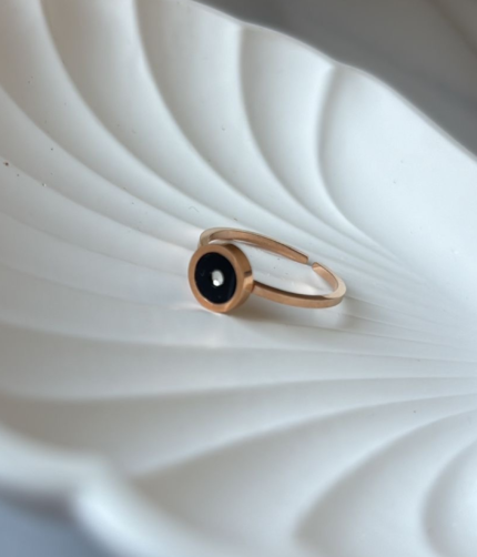 Adjustable round ring