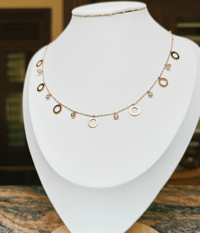 untitled-design-zip-7-10 Charm round necklace - Image 1