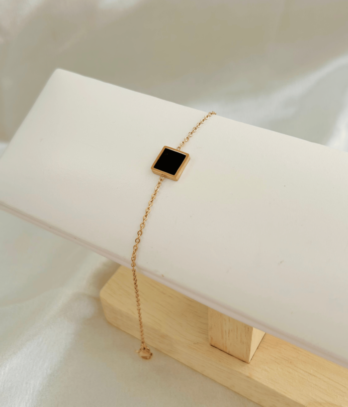 untitled-design-zip-9-6 Square bracelet - Image 1