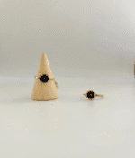 Round with stone