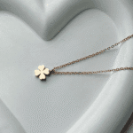 Minimal necklace-Flower