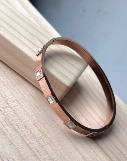 Square bangle