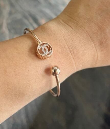 Adjustable bangle