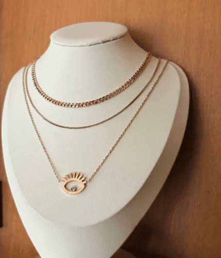 Triple layer necklace