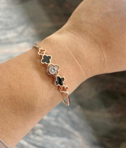Adjustable bangle