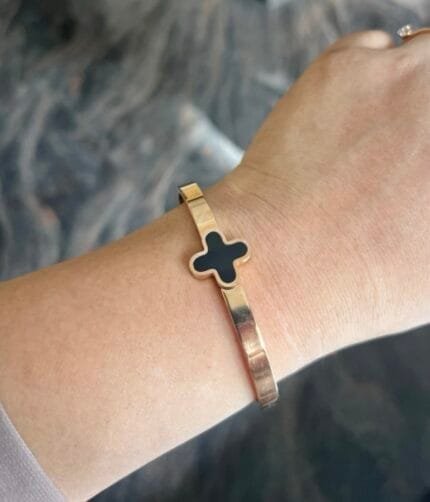 Clover bangle