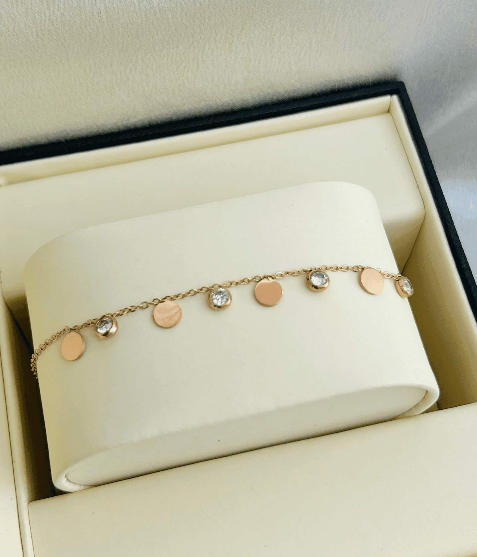 untitled-design-12-14 Rose mist charm - Image 1